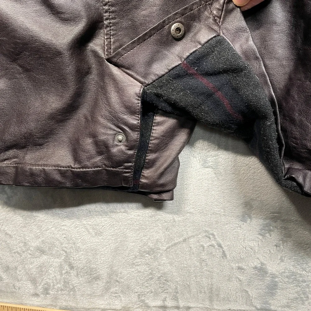 Levis command attention